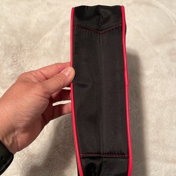 ⭐️Host Pick⭐️ Esprit vintage black & red nylon purse - Picture 9 of 15